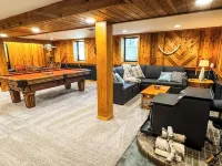YOUR HOME-pooltable-playset-sauna Hotels in Willmar