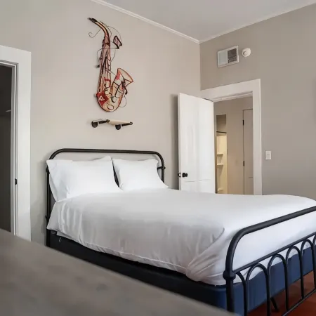 Downtown Cincinnati Elegant & Comfortable 2-Bedroom City Retreat