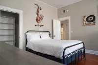 Downtown Cincinnati Elegant & Comfortable 2-Bedroom City Retreat - Bungalows