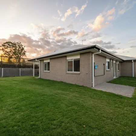 Bellevue 2024 Newly Built Home - 4 Bedroom 2 Bathroom with BBQ near Ipswich