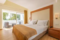 Lagoa Hotel - parking