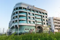 Sun & Sands Sea View Hotel - View biển