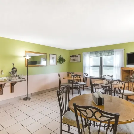 Days Inn by Wyndham Denison IA