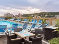 Hôtel Le Cantlie Suites Hotels near Outremont