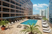 Hilton Houston Plaza/Medical Center - Pools