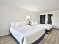 Motel Newstar Laval Hotels in Laval