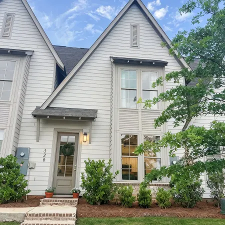 Back To College! 3 Bed Rooms 2.5 Bathroom- College Street near 280