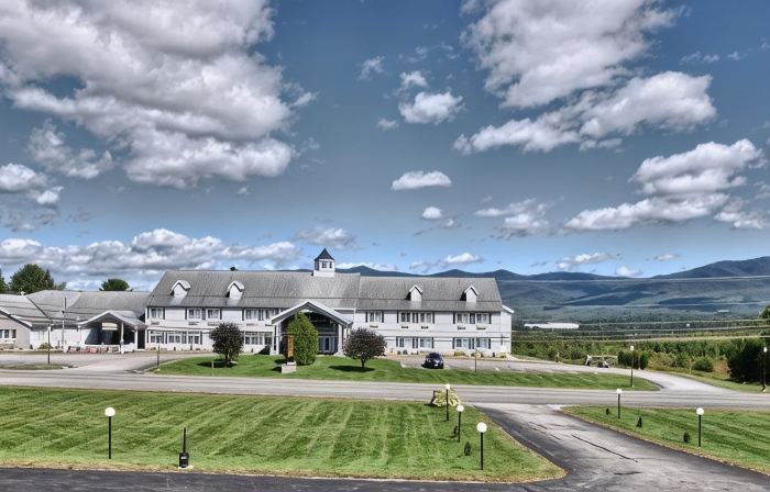 Cabot Inn & Suites