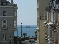 Lamplighter Guesthouse - Pensions