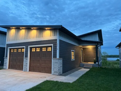 New Shoreline Home | Waterfront |  Sauna | Views | Dogs | Trail Access