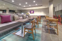 Home2 Suites by Hilton Tulsa Airport - Pools