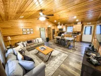 Cabin #3 • 1 Mile to DeGray Lake - Chalets