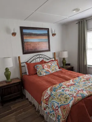 Just steps to the beach, bar, and playground park! - 2-Star