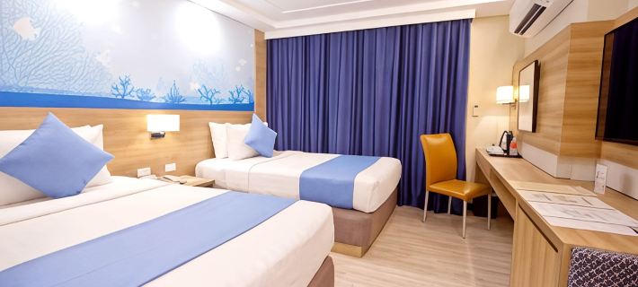 Crown Regency Hotel Makati Hotele w: Makati
