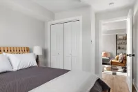 Renovated Suite in Berwyn/Riverside - 3-Star
