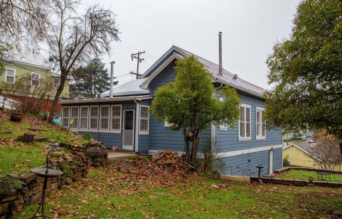 Historical Victorian with Modern Touch. Garage with EV Charger