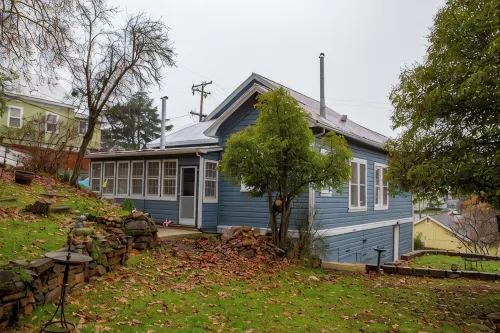 Historical Victorian with Modern Touch. Garage with EV Charger - Wifi