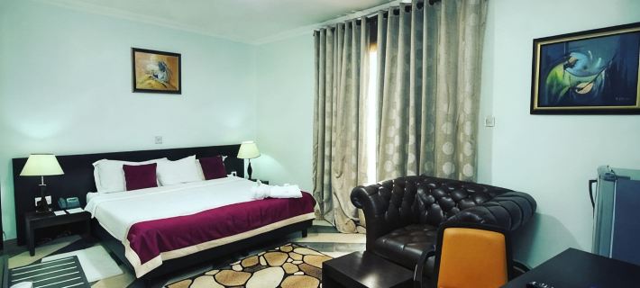 Vertus Hotel and Suites Hotels in Oredo