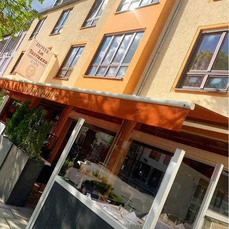 Hotel Ristorante la Terrazza Отели рядом с достопримечательностью «Железнодорожный вокзал Мюнхен-Фрайхам»