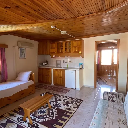 Erasmus Apart Hotel