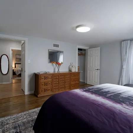 'Croton Quarters' - Comfortable Apt with Modern Amenities near Food, NYC Close!