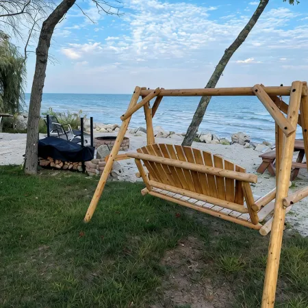 Welcome to the "Lake Cottage" where lake Michigan waves are calling