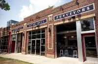 Chic Apt w/parking - Walk to Capitol, Convention Center, museums & shops! - Condos