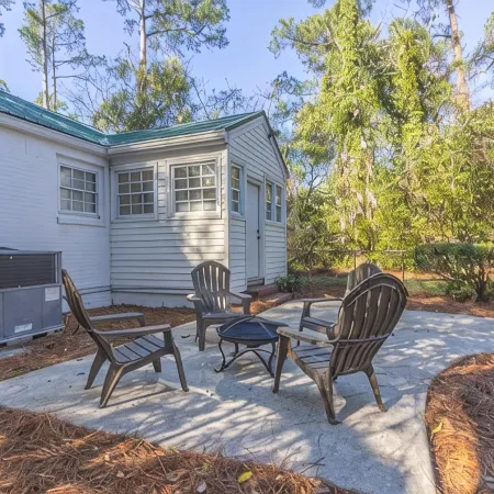 Forest Hills Cottage - 4.2 Miles from Masters