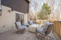 Secluded Pet-Friendly High-Tech Log Cabin in the Woods