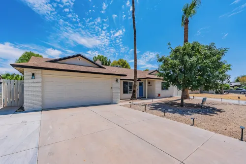 Gilbert AZ 4Br Vacation Home Remodeled Garage - 4-Star