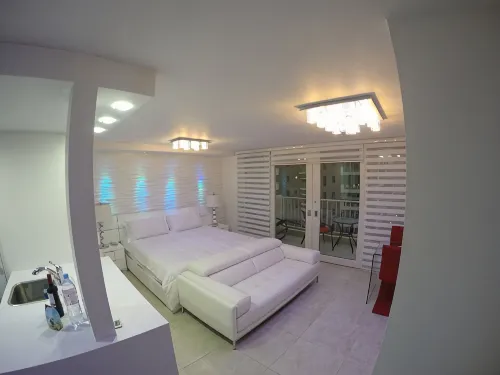 NEW - LUXURIOUS MODERN STUDIO - STEPS TO THE BEACH, RESTAURANTS AND HOTELS - Condos