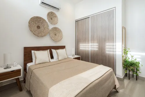 Modern Stylist 3 BR Beach House, w/Private Pool & Fast WiFi. - Bungalow