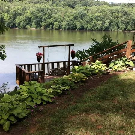 RIVERKEEPER INN, Waterfront Property on the Potomac River
