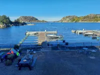 Fantastic fishing hut with sea view directly on the water - 2-Star
