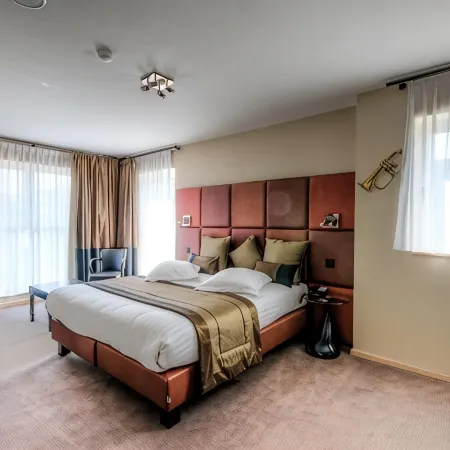 Hotel la Roseraie Отели рядом с достопримечательностью «Станция метро Houba-Brugmann»