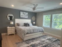 6-bedroom vacation home just a 5-minute walk to Lake Michigan - Wifi