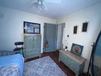 Charming 2 bedroom one bath home close to Highland Park! - 3 ดาว