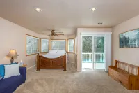 Yosemite Oaks Retreat, Views, Pool & Hot Tub, Game Room, & So Much More! - 4-Star