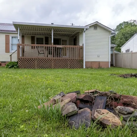 Quaint home in Oak Hill, Conveniently Located.