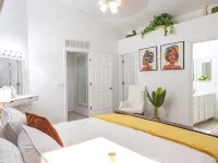 Stay at Cielo with loved ones! Hotels near Mystery Castle