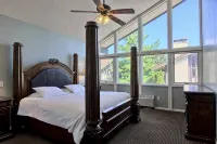 Newly Renovated 4BR / 4BA Pet-Friendly, Best Walking Location At Boyne Mountain - 4-Star