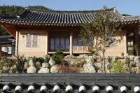 Gurye Unjoru Makdungi Hanok Stay