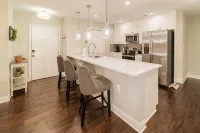 Luxe 2BR/2BA Condo 1 Block from Main St w/ Balcony - Condos