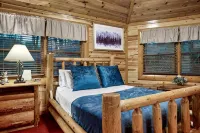 Smoky Cabin Private Indoor Hot Pool, Hot Tub, Theater, Rafting & Tubing 15 Min!! - Pools