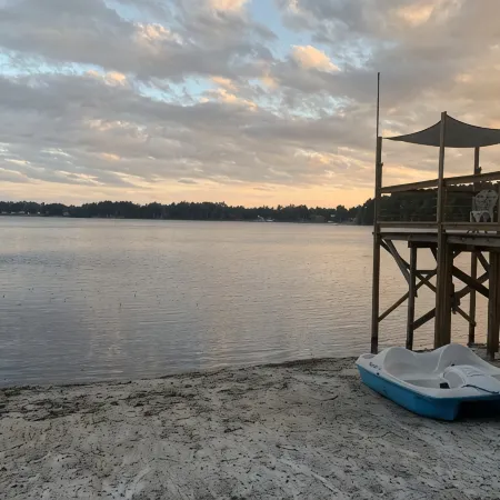 Relaxing 4/3 Lakehouse Getaway on Lake Geneva