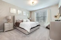 1504 New Luxury 6 Bed with Pool/Spa 6 Bedroom Villa by RedAwning - Villas