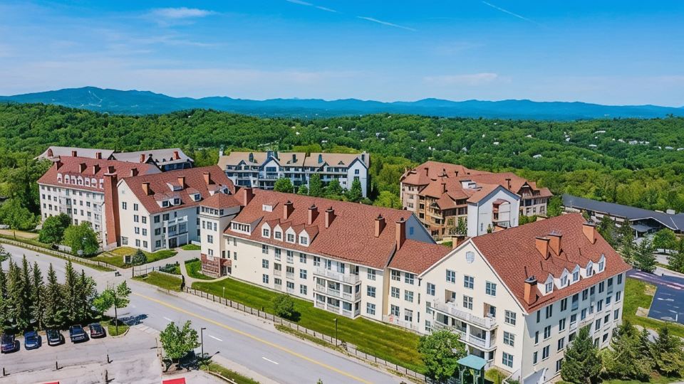 Beautifully renovated 2 bedroom condo in Stratton VT - walk to Village/Lifts!