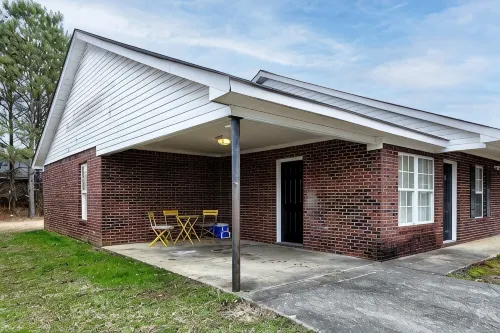 3 Bed 2 Bath Renovated Cozy Rustic Home - 4-Star