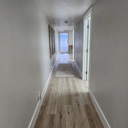Spacious 2 Bedroom Apartment in Historic Downtown