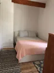 Bright and Cheerful Lake Front Beach Cottage - Boutique